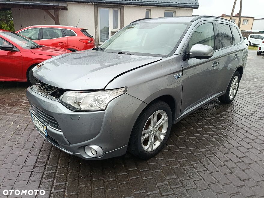 Mitsubishi Outlander - 1