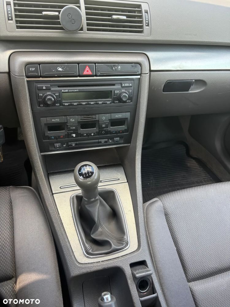 Audi A4 Limousine - 18