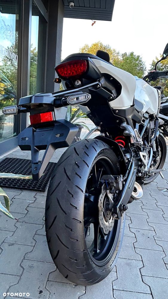 Honda CB - 16