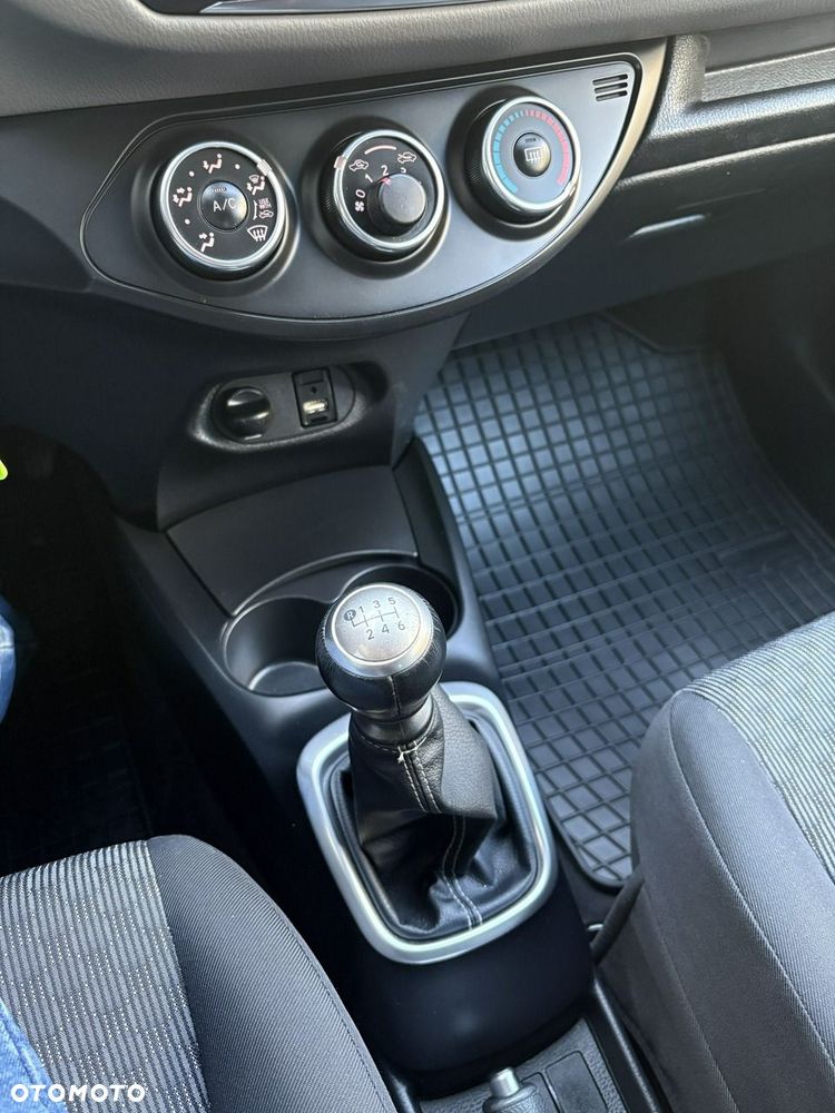 Toyota Yaris - 23