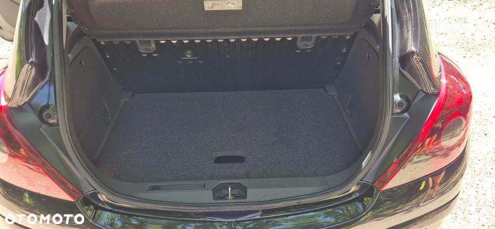 Opel Corsa 1.4 16V Cosmo - 9