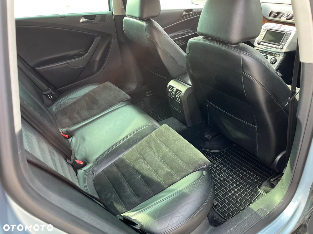 Volkswagen Passat 2.0 TDI DSG Highline - 16