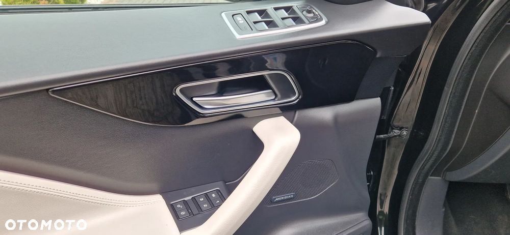Jaguar F-Pace 20d AWD R-Sport Ingenium Edition - 13