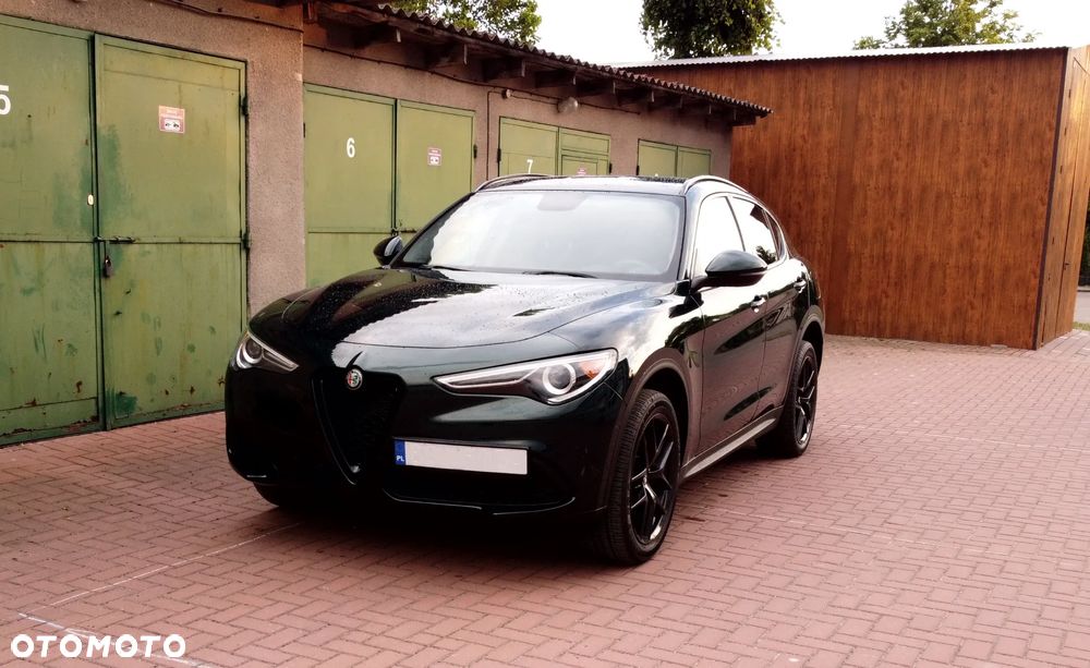 Alfa Romeo Stelvio - 1