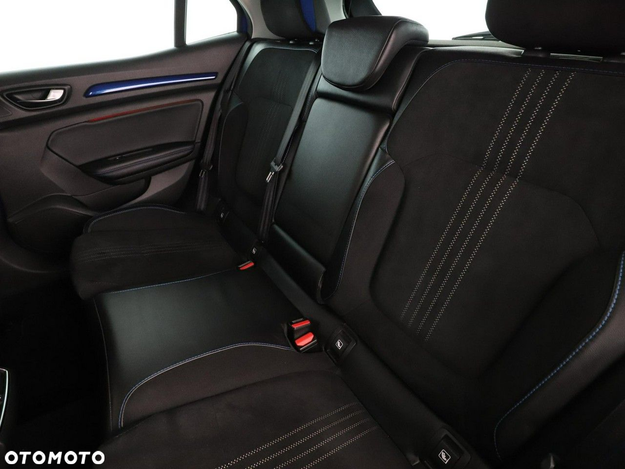 Renault Megane ENERGY TCe 205 EDC GT - 17