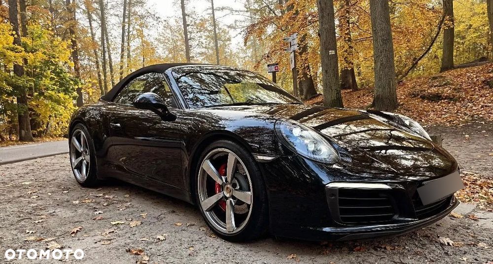 Porsche 911 Carrera 4S PDK Cabrio - 2
