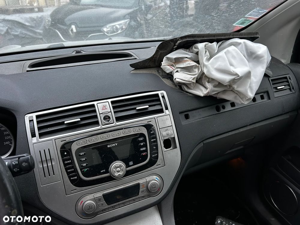 Ford Kuga - 16
