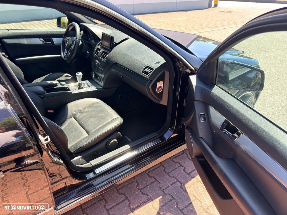 Mercedes-Benz C 220 Station CDI DPF BlueEFFICIENCY SPORT EDITION - 14