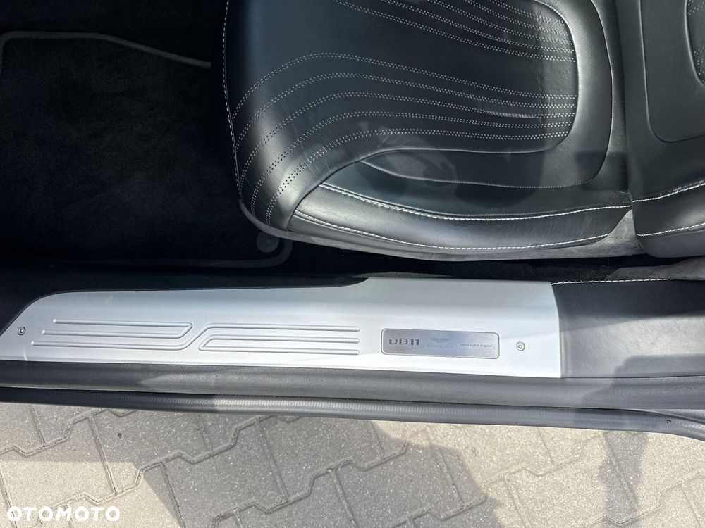 Aston Martin DB11 V8 - 21