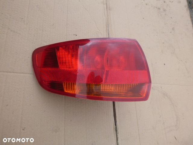 LAMPA LEWY TYŁ LEWA TYLNA AUDI A3 8P 5D - 1