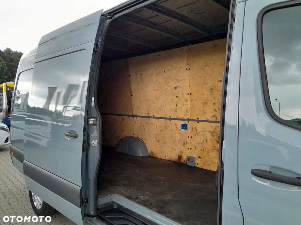 Mercedes-Benz Sprinter 317 - 19
