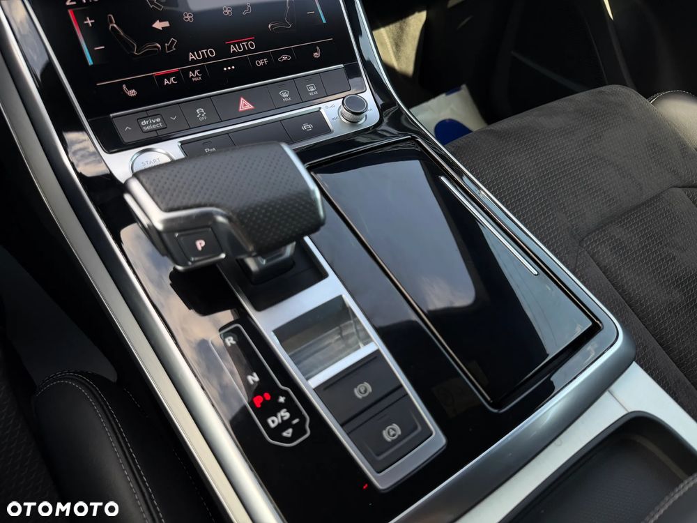 Audi Q8 55 TFSI mHEV Quattro Tiptronic - 22