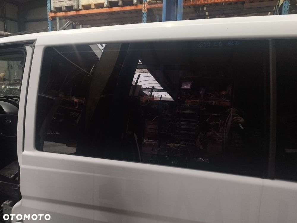 Szyba lewa tylna środkowa karoseryjna Vito 639 LONG