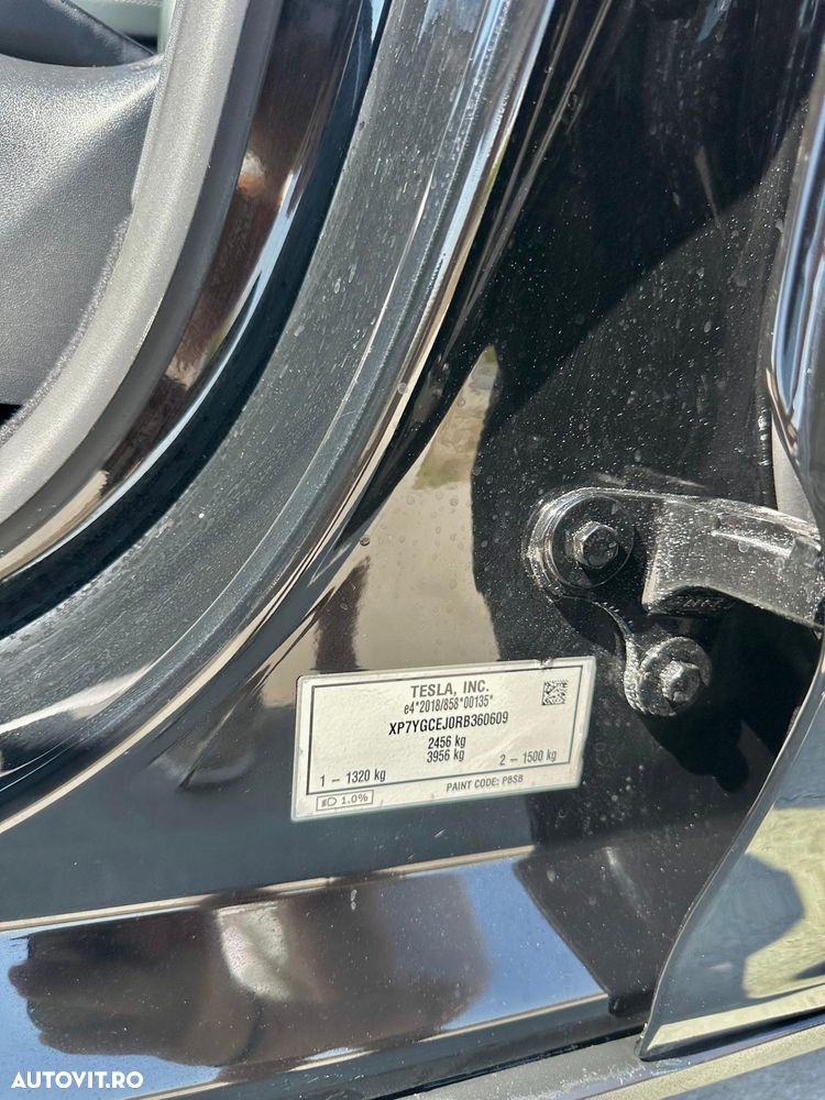 Tesla Model Y - 18