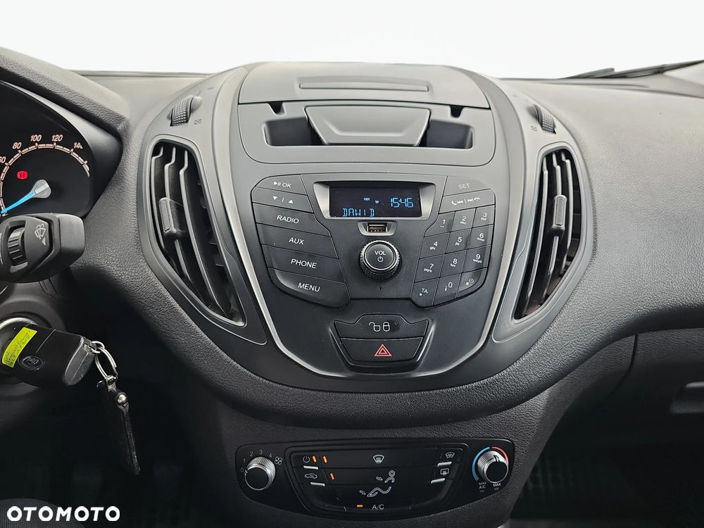 Ford Transit Courier - 19