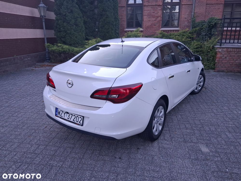 Opel Astra 1.6 Business EU6 - 20