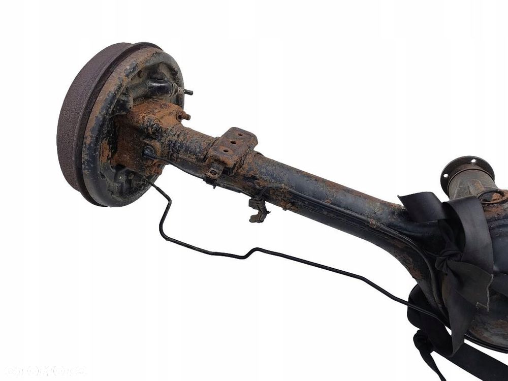 most tył tylny isuzu d-max i 3.0 td 4jj1 2002-2007 - 2