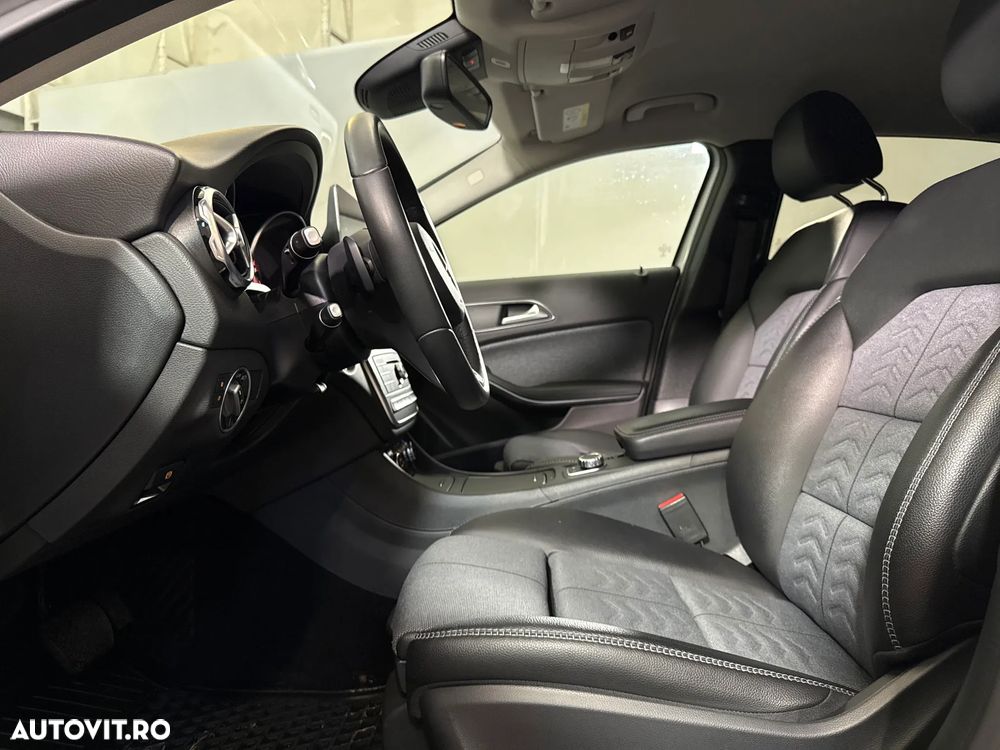 Mercedes-Benz GLA - 24