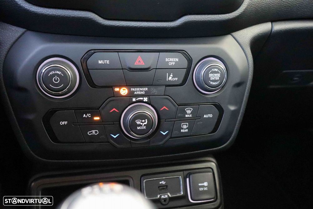 Jeep Renegade 1.0 T Limited - 36