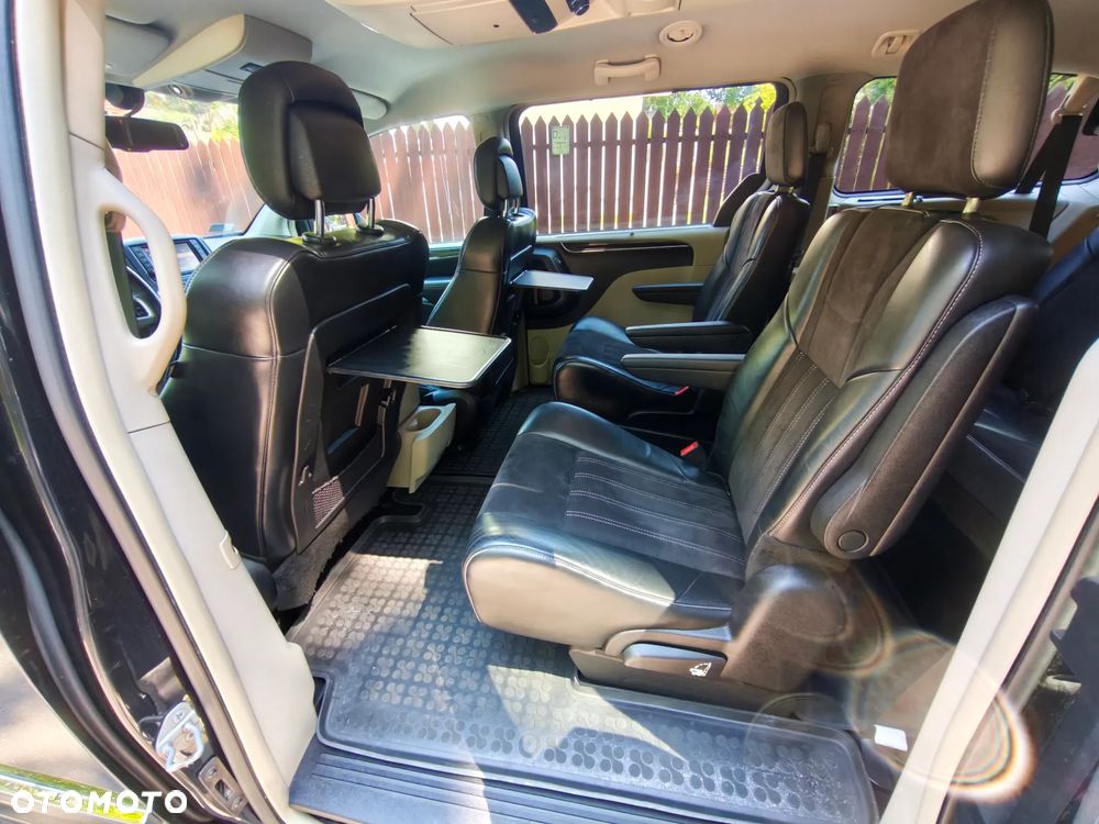 Lancia Voyager 3.6 Platinum - 12