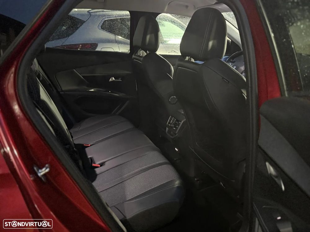 Peugeot 3008 1.2 PureTech Allure EAT6 - 7