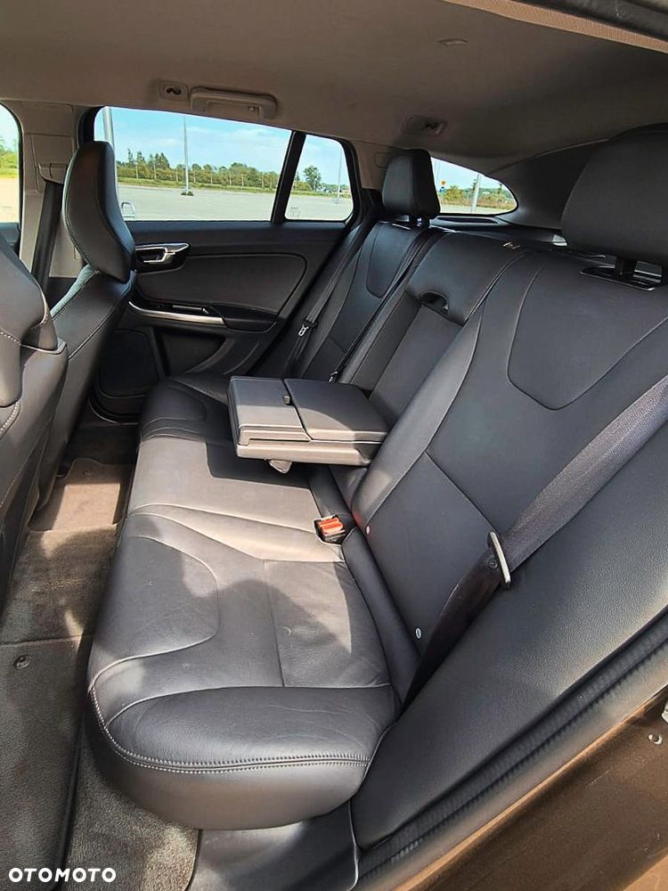 Volvo V60 Cross Country T5 AWD Momentum - 5