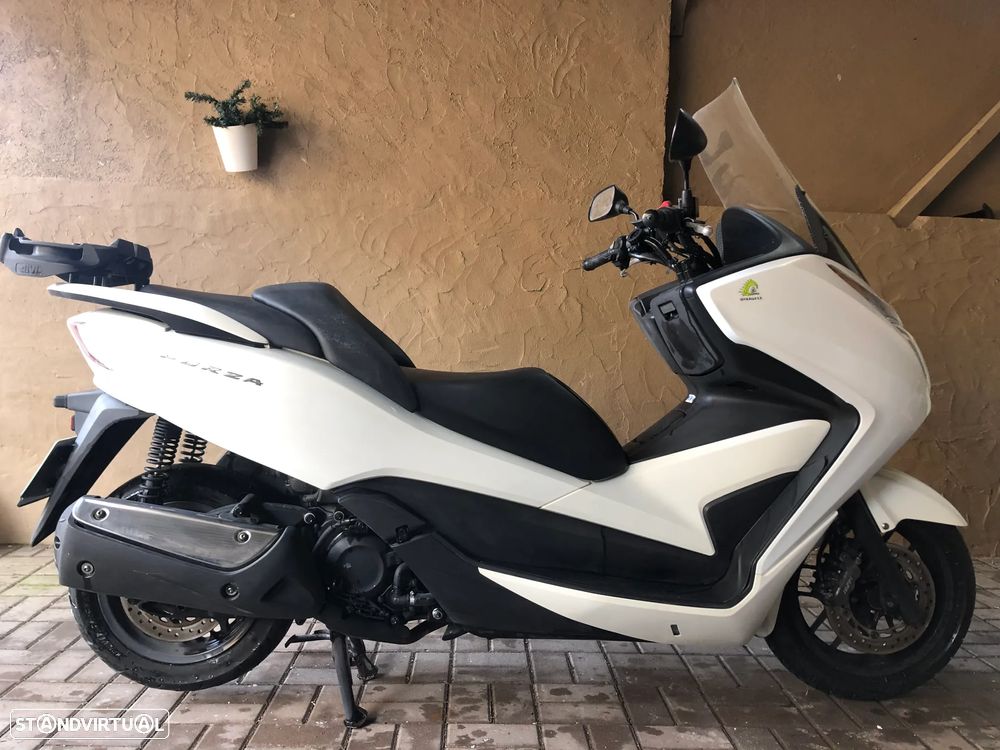 Honda Forza NSS300 - 3