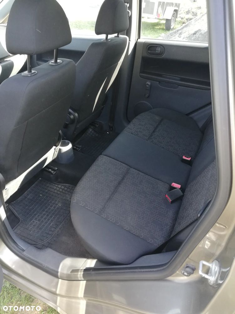 Mitsubishi Colt - 12