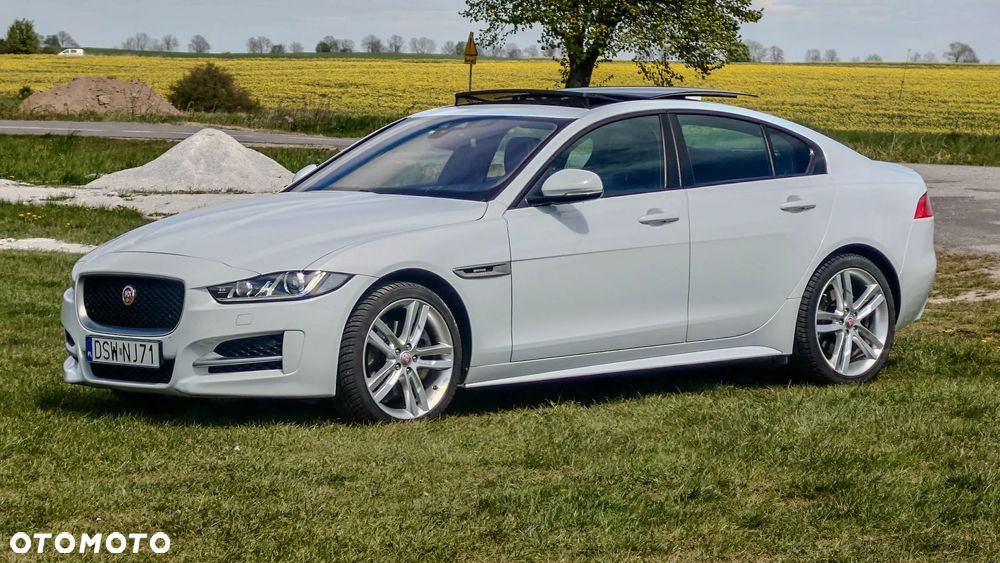 Jaguar XE 2.0 D AWD R-Sport - 9