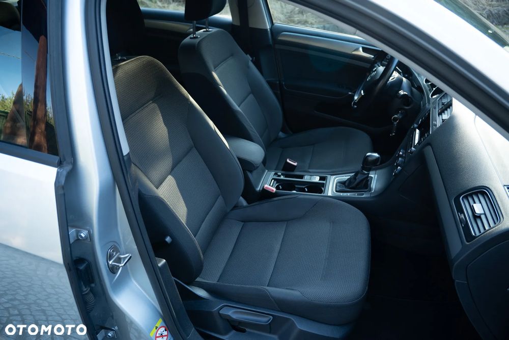 Volkswagen Golf 1.6 BlueTDI DSG Comfortline - 32