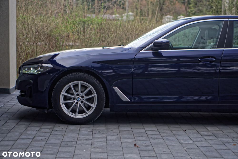 BMW Seria 5 520d xDrive - 6