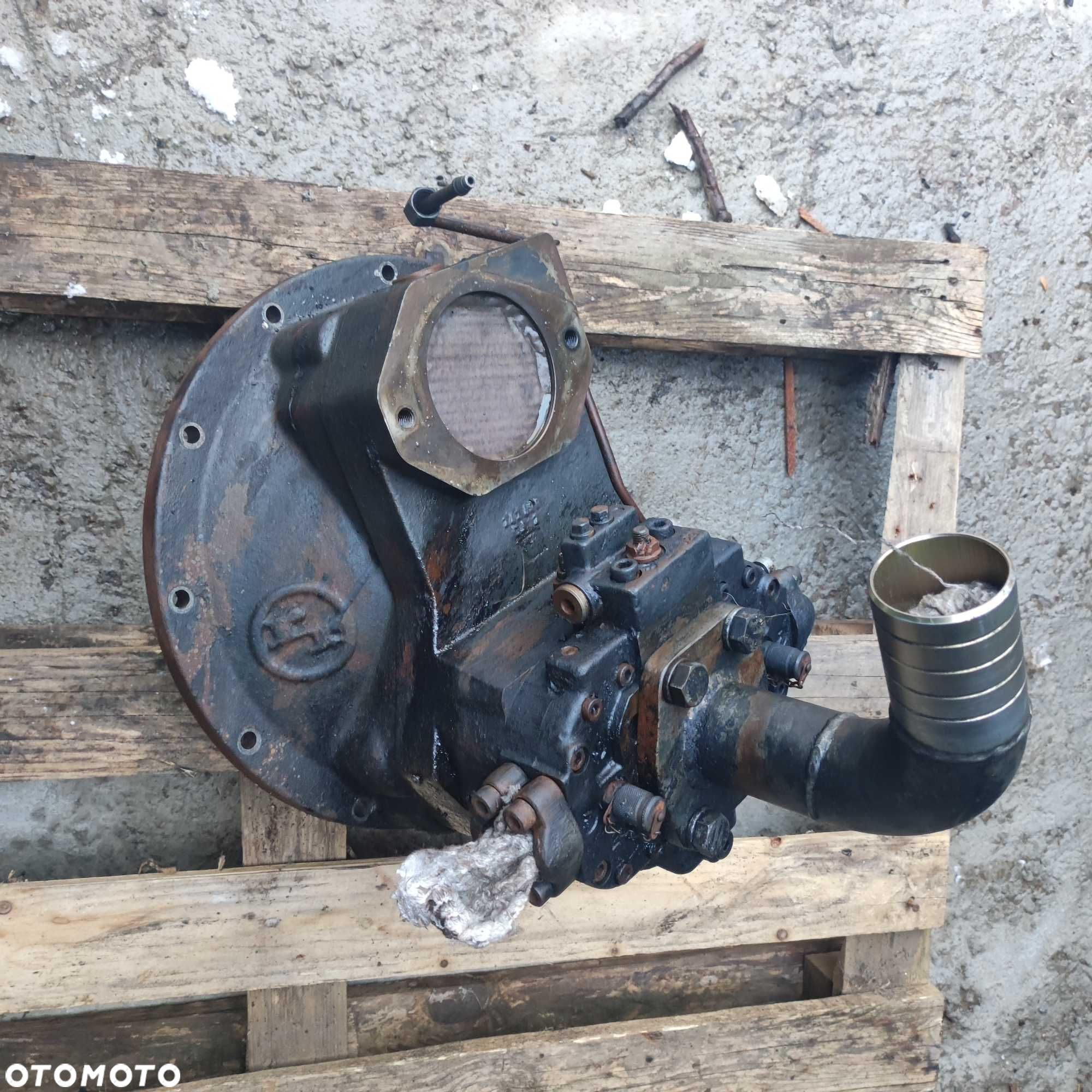 Koparka Kramer 808 - pompa hydrauliczna - 1
