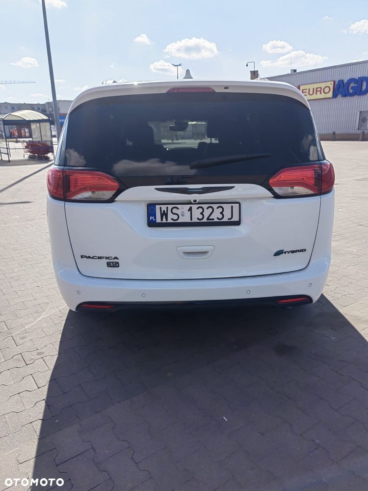 Chrysler Pacifica - 11