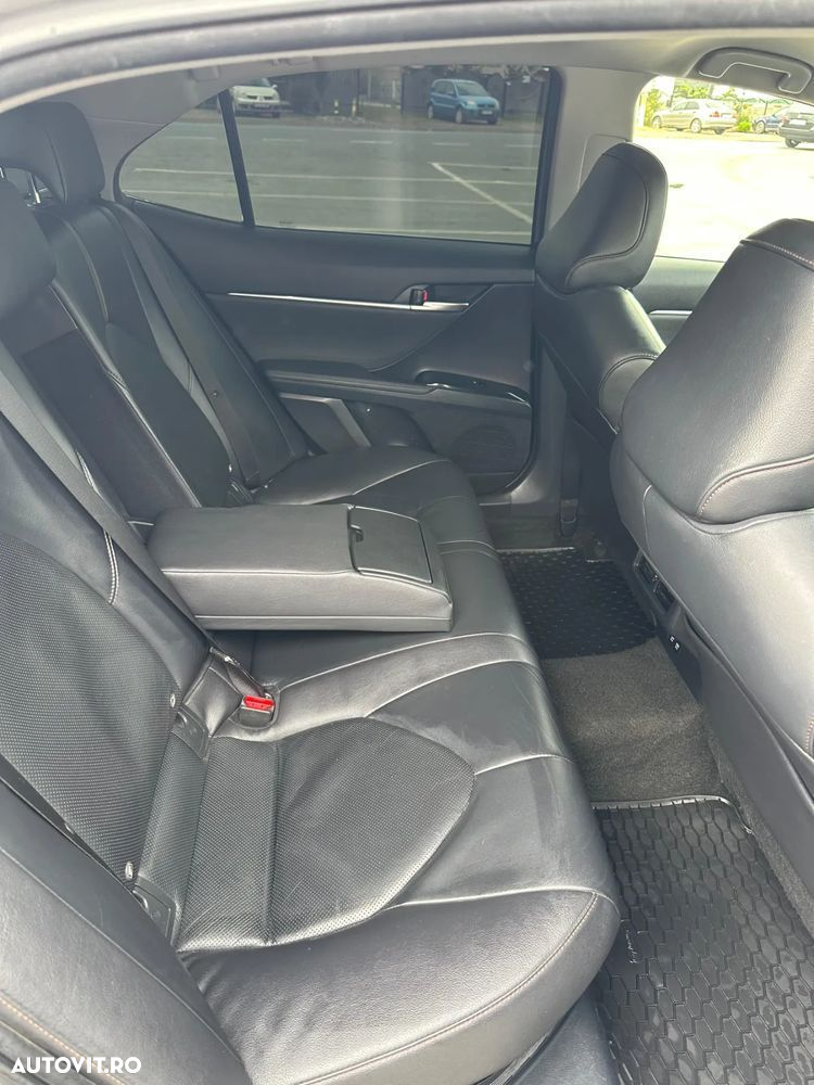 Toyota Camry 2.5 HEV Executive - 7
