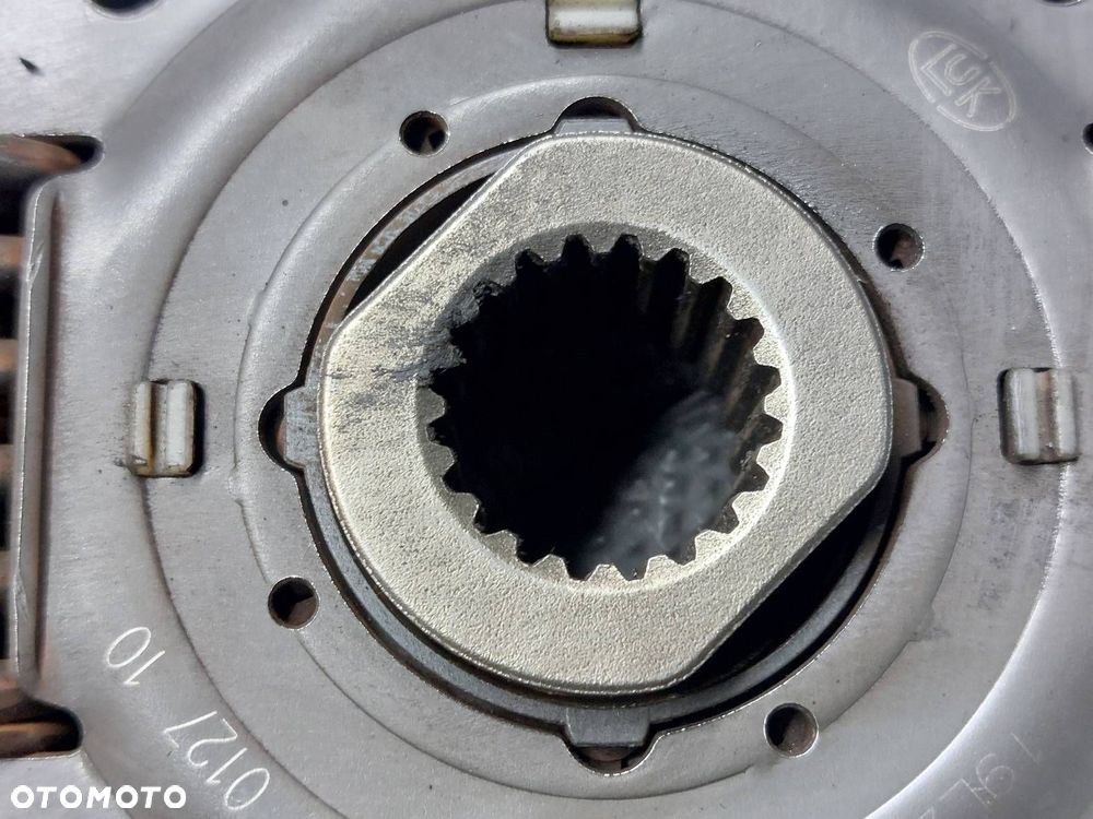 SPRZĘGŁO TARCZA + DOCISK + ŁOŻYSKO OPOROWE KIA RIO III 1.1 CRDI ID: 237107 - 4