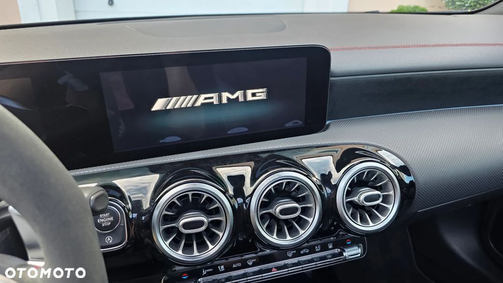 Mercedes-Benz CLA AMG 35 4-Matic 7G-DCT - 24