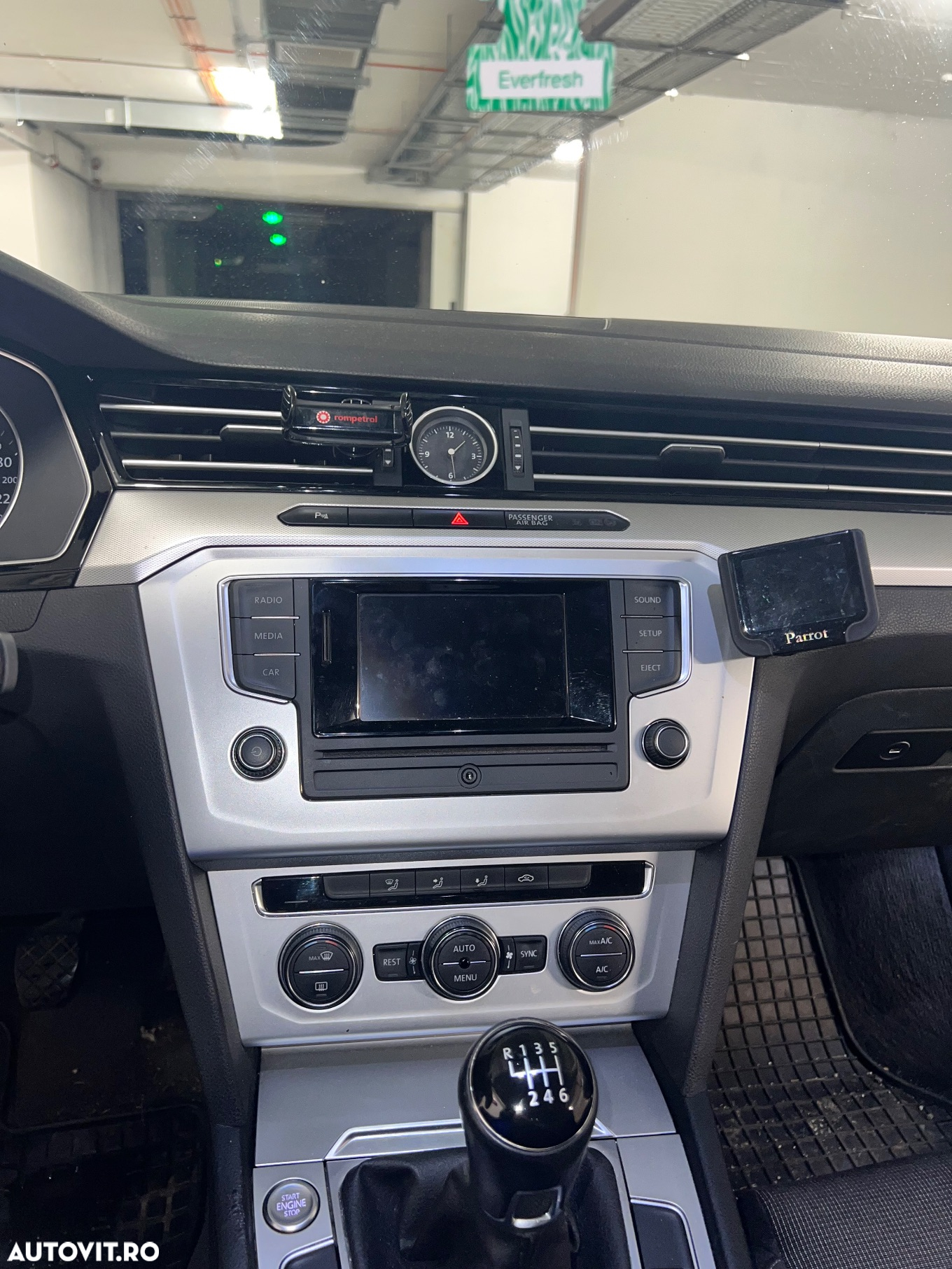Volkswagen Passat 2.0 TDI Comfortline - 11