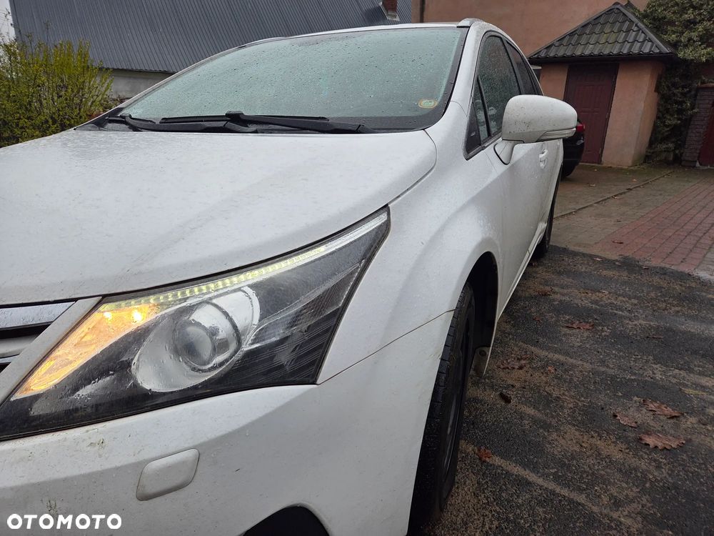Toyota Avensis 2.0 D-4D - 5