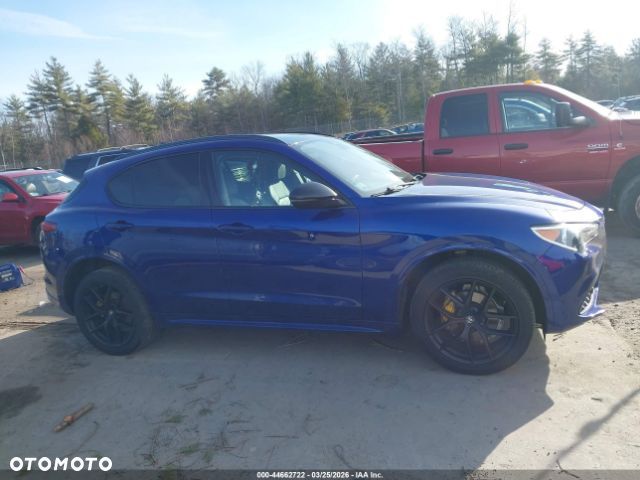Alfa Romeo Stelvio 2.0 Turbo 16V AT8-Q4 Ti - 15
