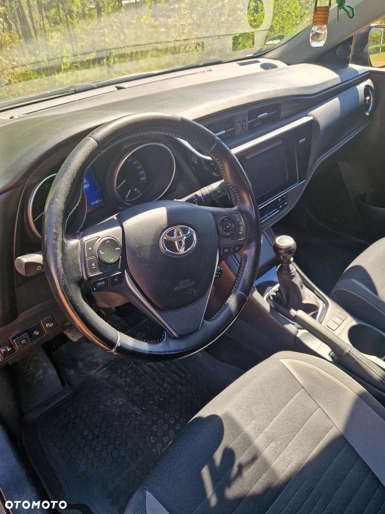 Toyota Auris 1.6 Premium - 10