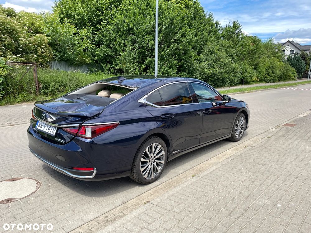 Lexus ES 300h Business Edition - 10