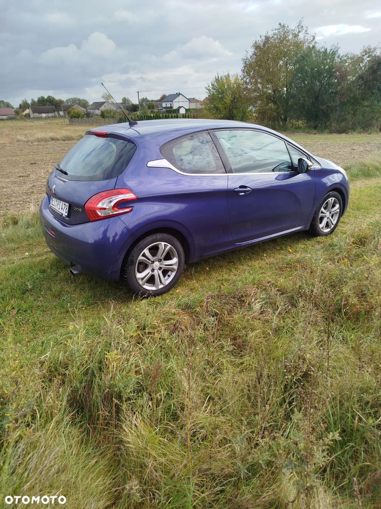 Peugeot 208 95 VTI Allure - 8