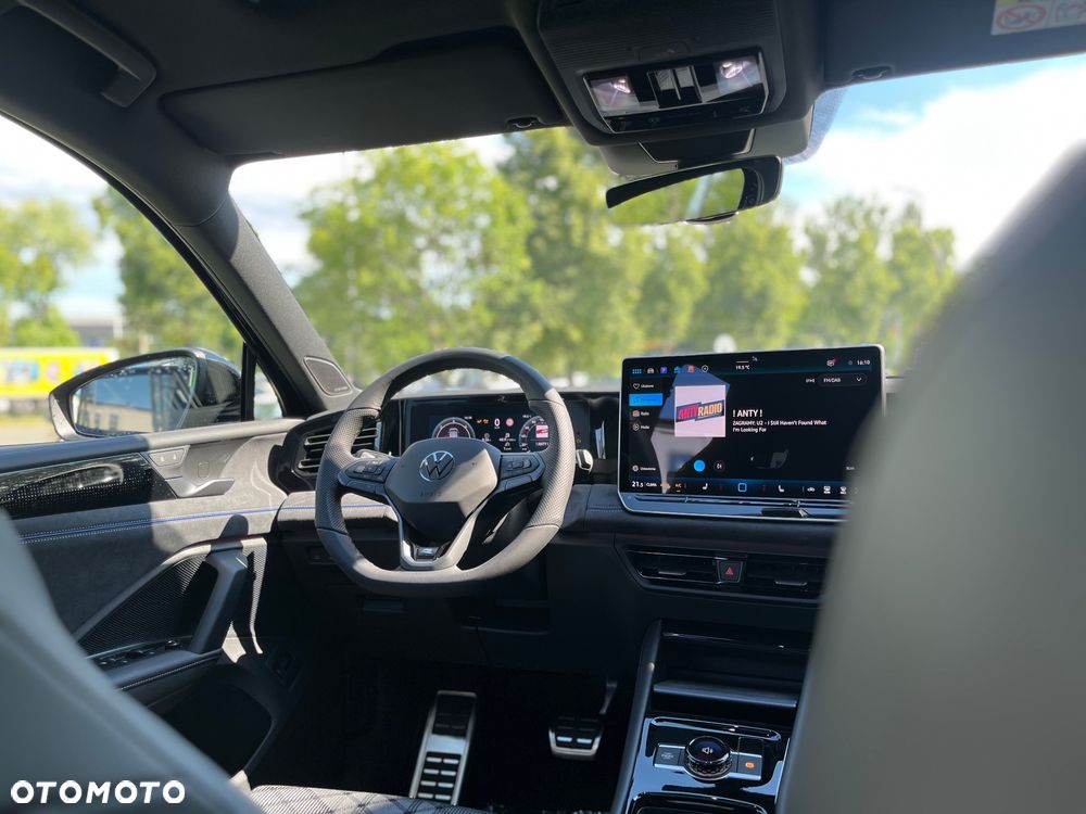 Volkswagen Tiguan 2.0 TDI SCR 4MOTION DSG R-Line - 23