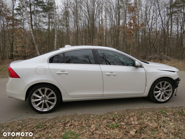 PRÓG SŁUPEK PRAWY VOLVO S60 II LONG INSCRIPTION
