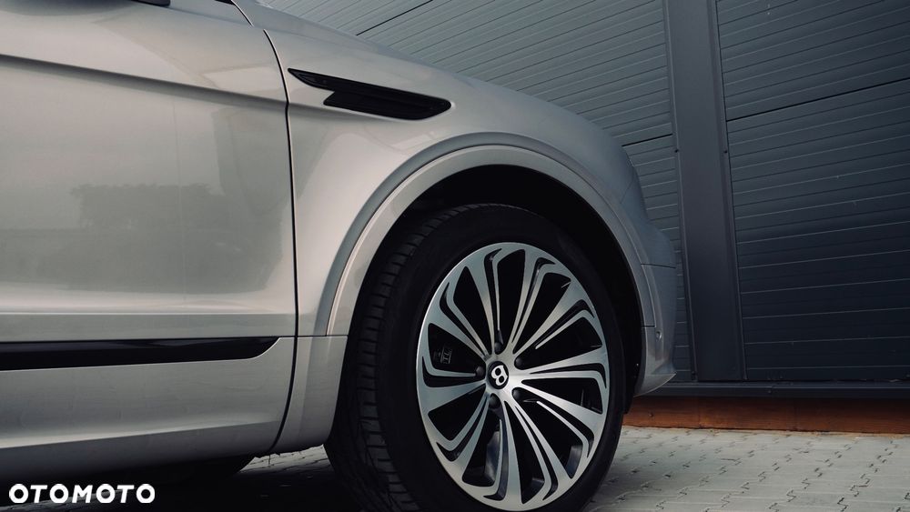 Bentley Bentayga - 24