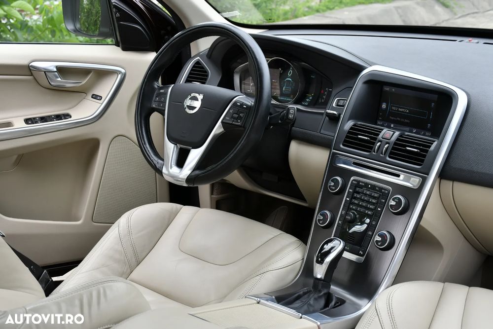 Volvo XC 60 D3 Geartronic Summum - 25