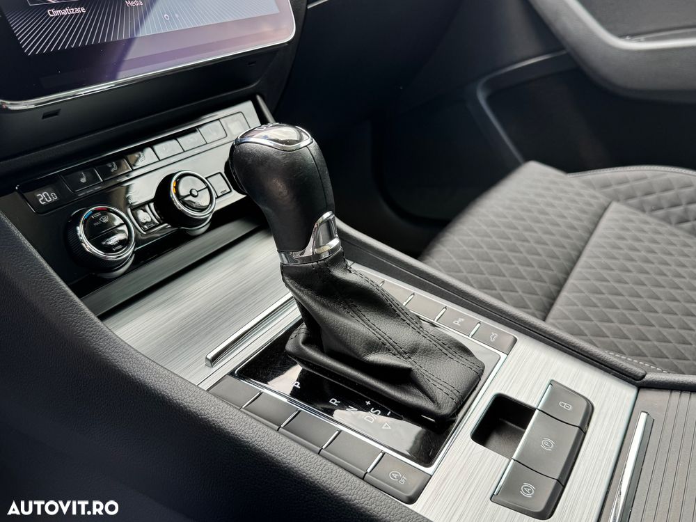 Skoda Superb 2.0 TDI DSG Sportline - 12