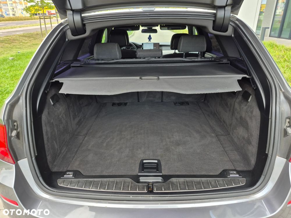 BMW Seria 5 520d Sport-Aut - 31