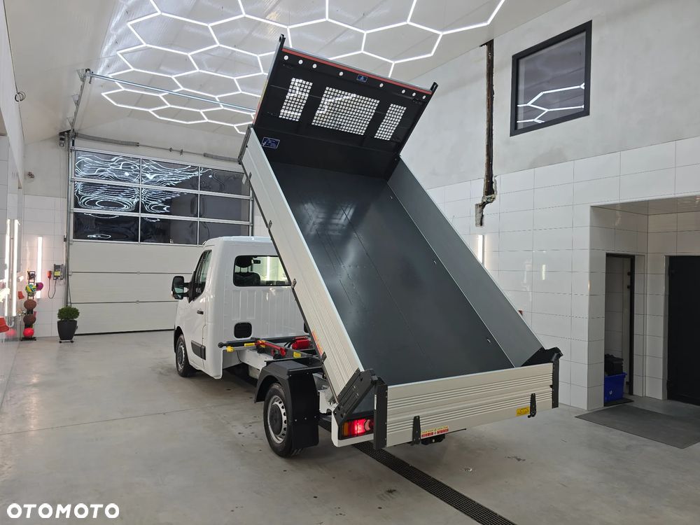 Renault MASTER 17Km WYWROTKA 3 STRONNA 1011Kg Ładowność SILNIK 2,3 AUTO NIE UŻYWANE NA GWARANCJI STAN NOWY NOWY NOWY SALON POLSKA TO SŁONIK BOGATE WYPOSAŻENIE HAK LEDY KLIMA TEMPOMAT - 13