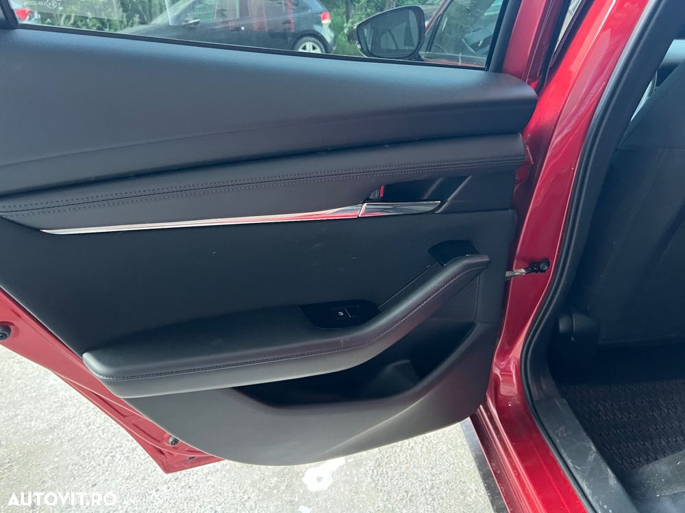 Mazda 3 e-Skyactiv G150 AT MHEV Plus - 12